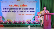 Phòng CSGT tổ chức chương trình tuyên truyền pháp luật cho hơn 300 chủ nhà trọ và công nhân trọ trong thôn My Điền 2, xã Quang Châu, huyện Việt Yên.